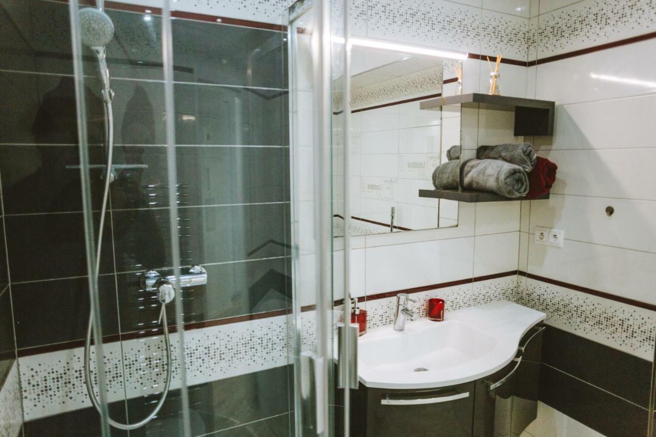 Design Apartment, The City Centre Close To The Health Spa П'єштяни Екстер'єр фото