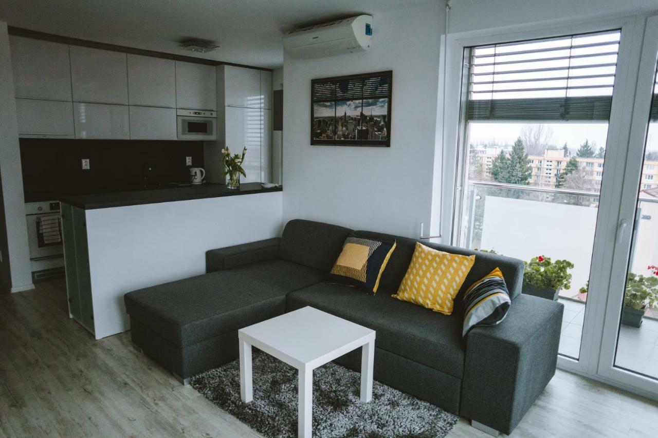 Design Apartment, The City Centre Close To The Health Spa П'єштяни Екстер'єр фото